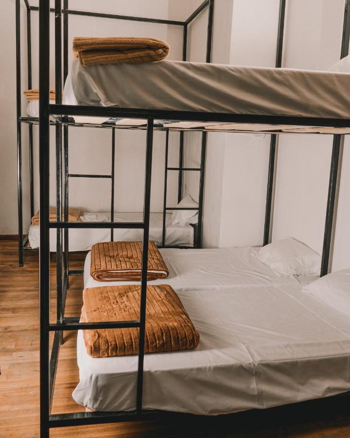 Wild Monkey Hostel Cuenca Exterior photo